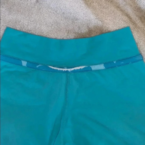 Lululemon 4”inch shorts - Picture 4 of 6
